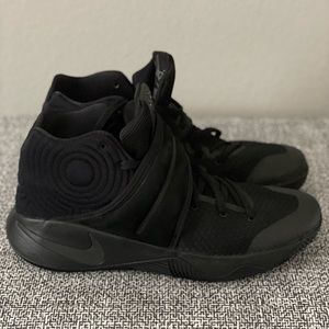 Nike Kyrie 2 - Triple Black